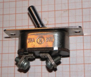 W-45M Przełącznik 1-biegunowy przerzutowy