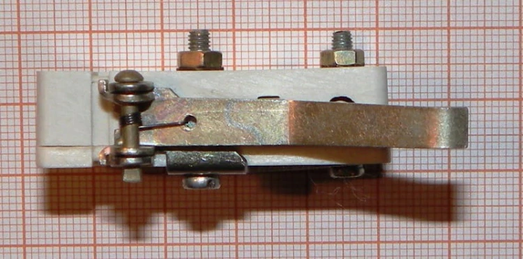 ec179cb9618f8835dd988864ba96d905