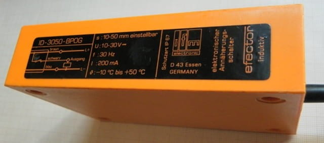 318