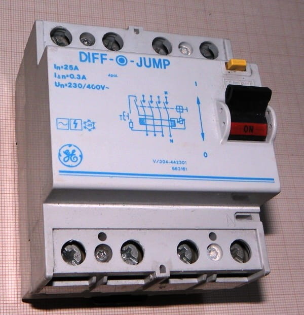 7f33103d6ce28aea17336ecc3135df53