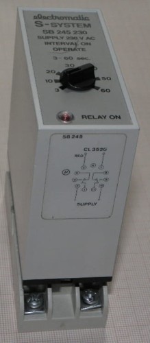 700