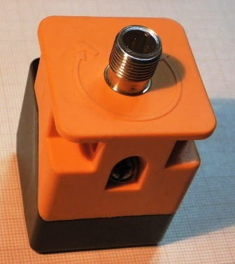 952